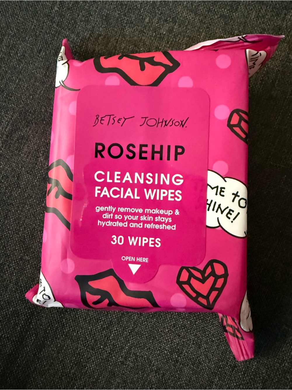 Betsey Johnson Rosehip Cleansing Facial Wipes